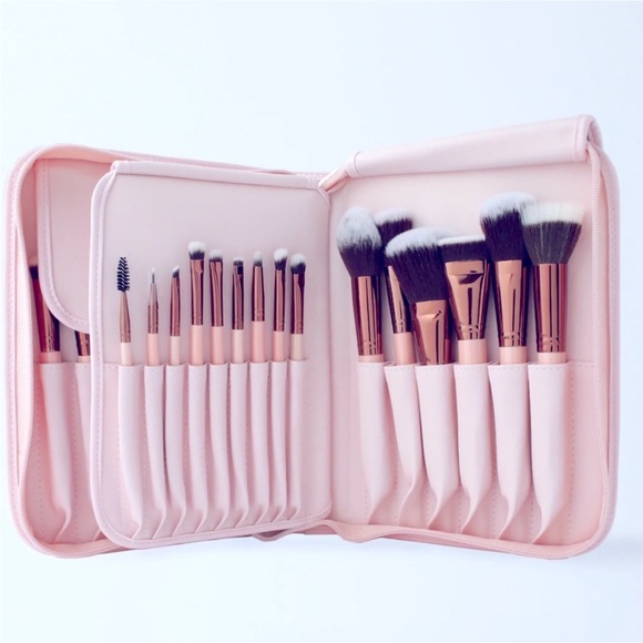 Luxie 30 Piece Rose Gold Brush Set - Picture 2 of 4